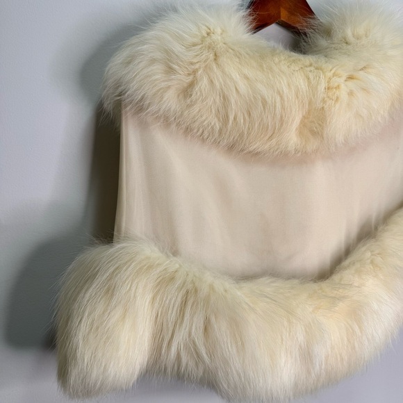 Edwards Lowell Beverly Hills Cream White Fox Fur Stole Wrap Poncho - Picture 13 of 13